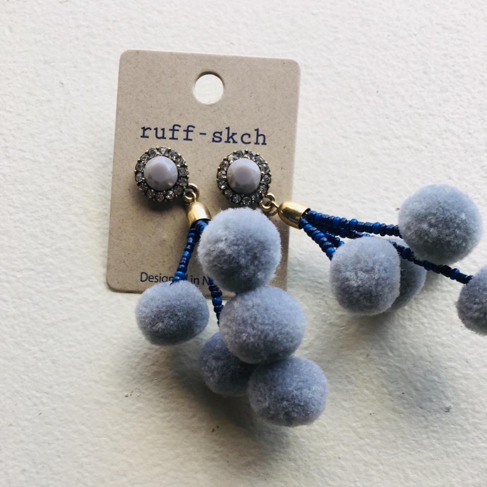 Pom pom earrings